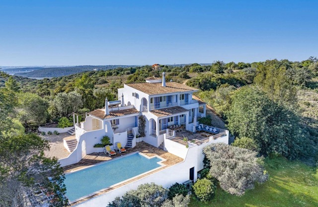 Villa Quinta Marta Luisa by Villa Plus