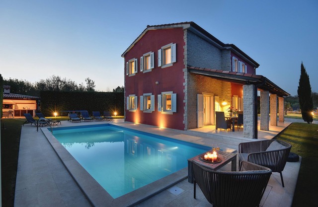 Villa Rahela with heated pool (Istria - Svetvinčenat)