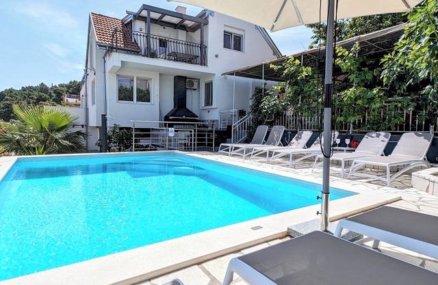 Villa Rosa vacation home with two apartments on Čiovo Trogir, pool 150m to the beach