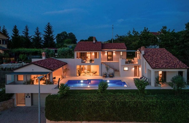 Villa Rotonda - Beautiful modern built villa with large privat pool, perfectly located for exploring Istria