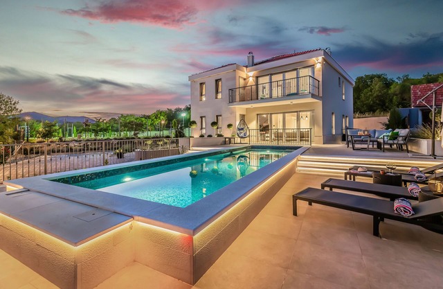 Villa SALVIA - new modern villa near Split