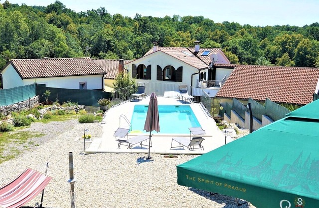Villa Salvia with Pool in Ruzici