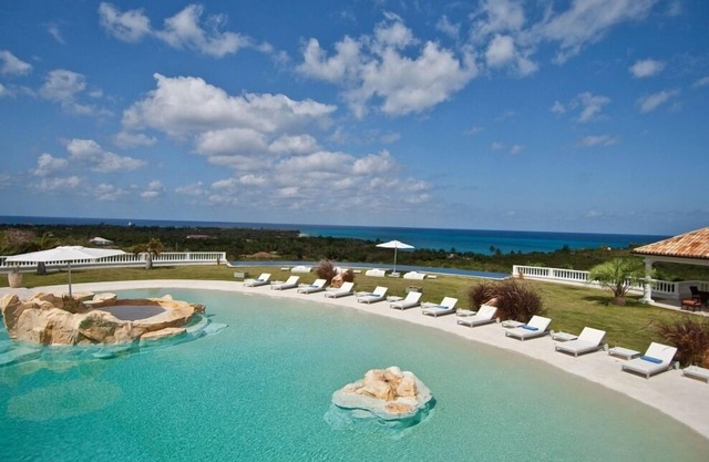 Villa Sandyline | Ocean View - Located in Stunning Terres Basses with Private Pool