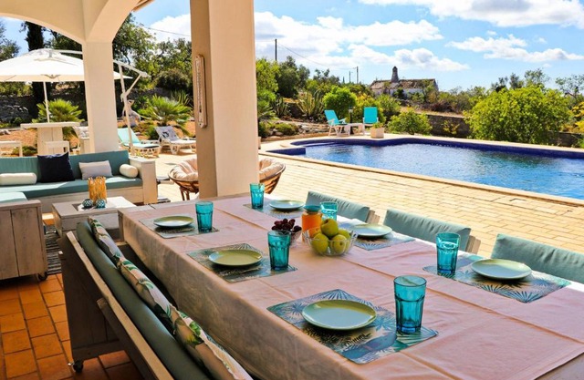 Villa Santa Barbara by Portucasa