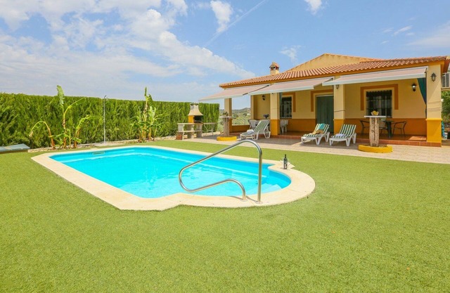 Villa Sara La Puebla de Los Infantes by Ruralidays