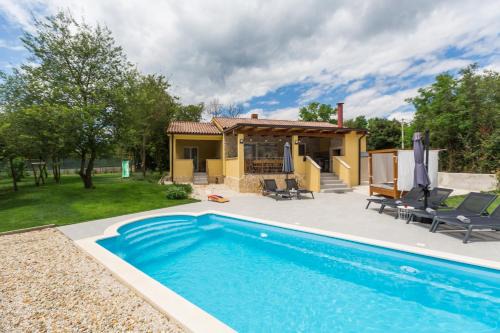 Villa Savey - heated pool