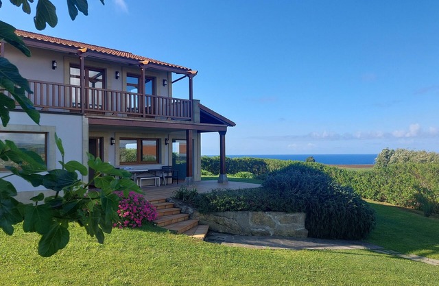 Villa & Sea Langre Beach