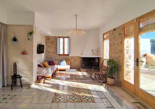 Villa Serrano La casa rural de los mil suelos