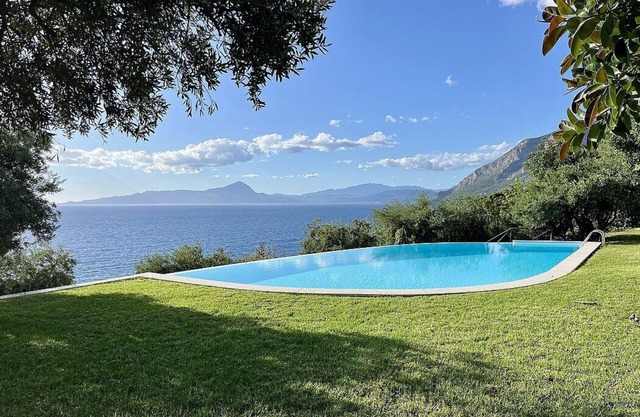 Villa Silara: A characteristic and welcoming three-story villa which faces the sun and the sea, with Free WI-FI.