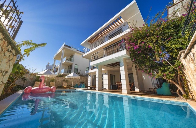 Villa Simena – 4 Bedroom in Fabulous Central Kalkan Location