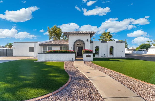 Villa Solara | 8 BR | Heated Pool | Outdoor Oasis