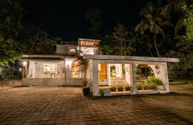 Villa Sora, Palghar by Ebony Stays | Private 2 BHK with Pool & Garden