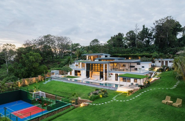 Villa Sunrise w/Chef & Padel Court, Sauna, Icebath