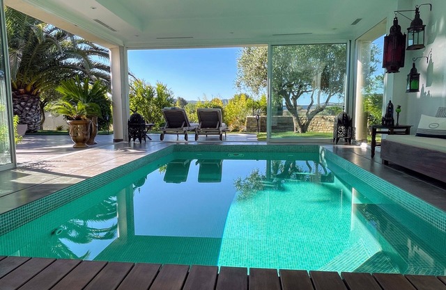 Villa TAHAA Classée 5 Etoiles-Le Beausset, villa with heated pool & Hammam