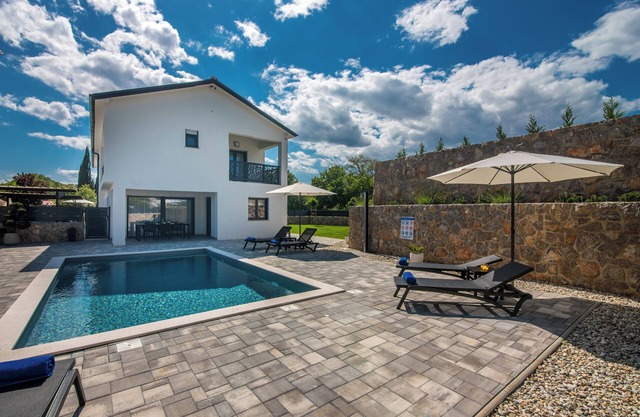 Villa Taralis with heated pool (Kvarner - Kornić)