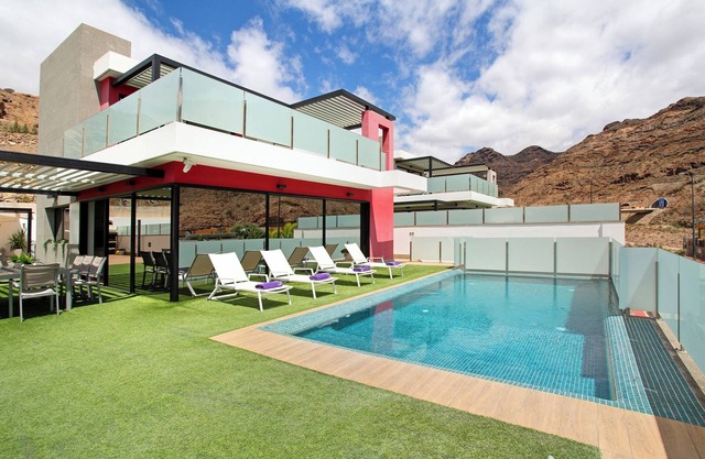 Villa "Tauro 31" with Sea View, Private Pool & Wi-Fi