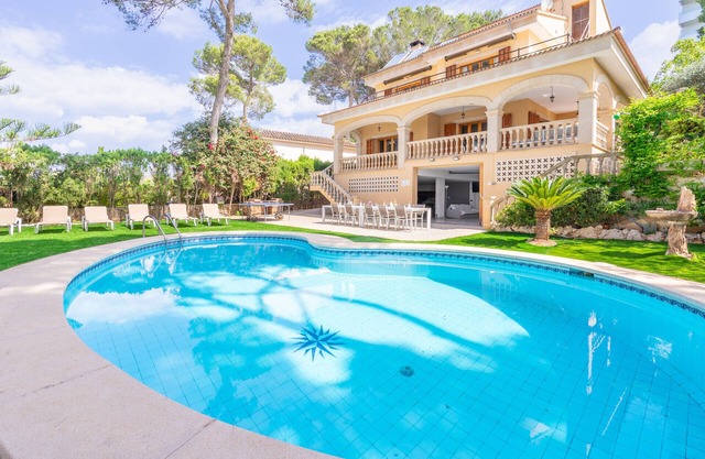 Villa Tossals - with private swimming pool