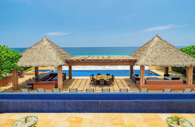 Villa Tranquilidad: Beachfront in Puerto Los Cabos w/Caretaker/cook Promos Avail