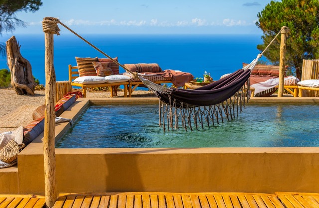 VILLA VACATION RENTAL BY THE SEA WITH PRIVATE POOL CEFALù SICILY ITALY