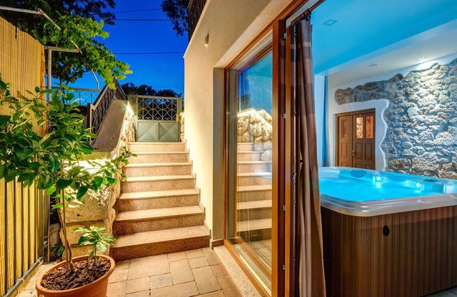 VILLA VALENTINA -Luxury Stay for 8+1 Guests with XXL Pool&Whirlpool