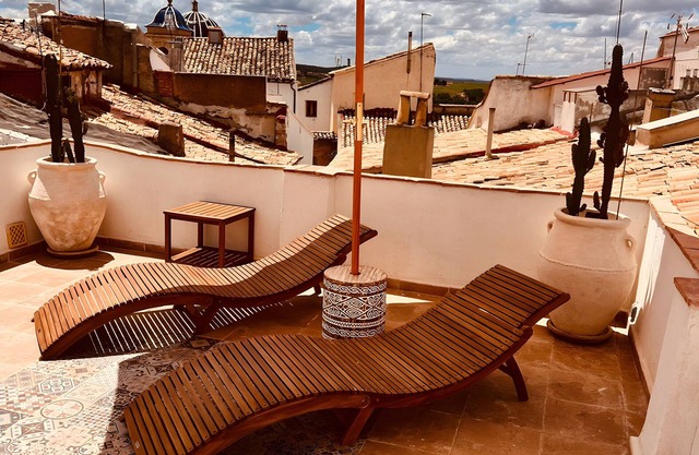 Villa 'Valeria, Casa Cueva 1748' with Private Terrace, Wi-Fi and Air Conditioning