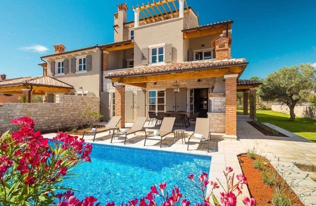 Villa Vanessa with pool