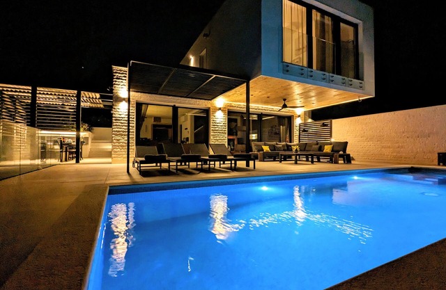 Villa Vinisce View, Genieten van het Schitterende Uitzicht