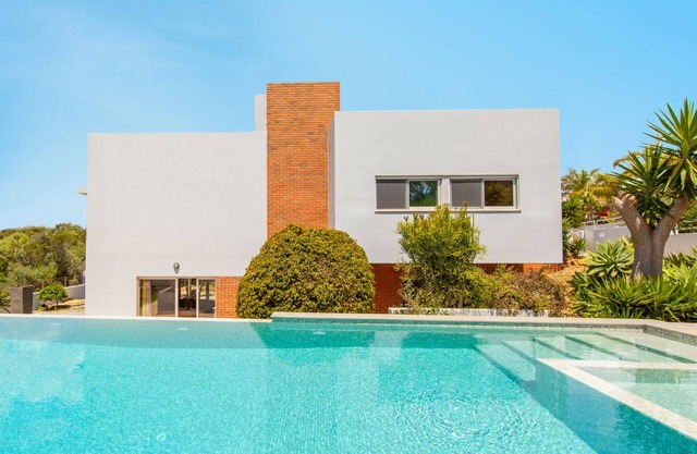 Villa w/pool & BBQ for relaxing days, Alvor