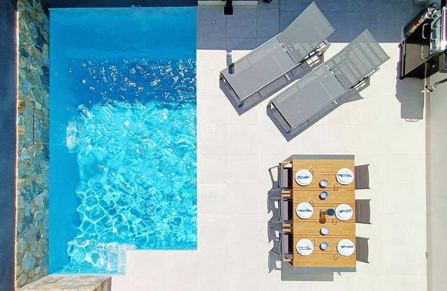 Villa with pool, jacuzzi and roof terrace