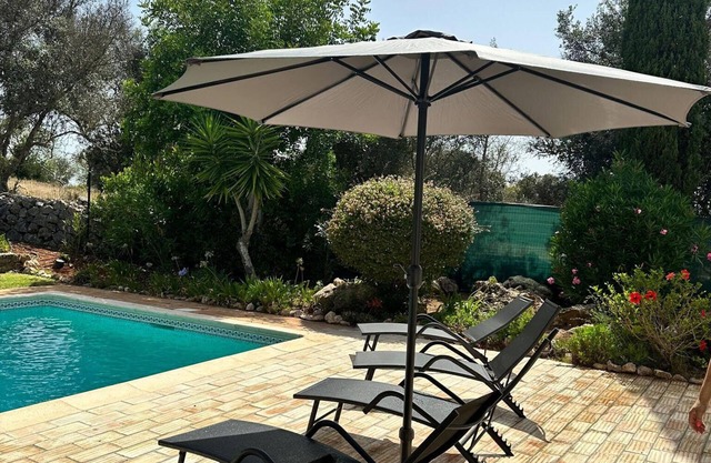 VILLA WITH 2 BEDROOMS, FOR UP TO 6, POOL, BETWEEN PORTIMAO AND LAGOS