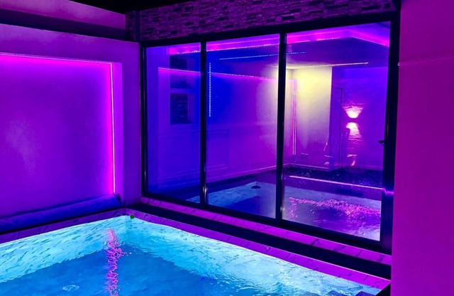 Villa with heated pool