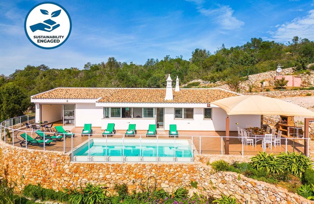 Villa with Infinity Pool & Views in Alte