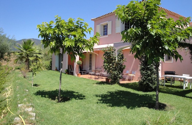VILLA WITH PANORAMIC VIEW OF THE GULF OF SAGONE