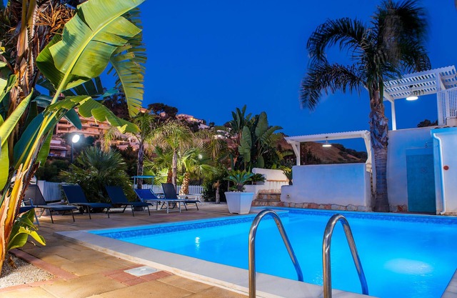 Villa with pool 150 meters from the beach car rental nwifi
