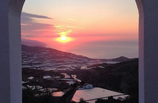 Villa with pool, breathtaking views, sleeps 11. Gualchos, near Castell