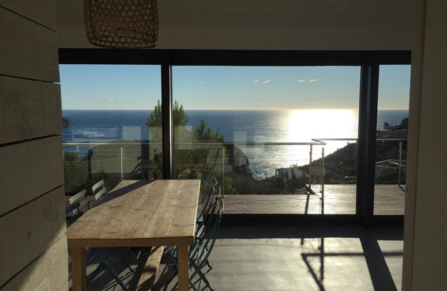 Villa with pool. Exceptional sea view, 500 m from the Aiguablava cove