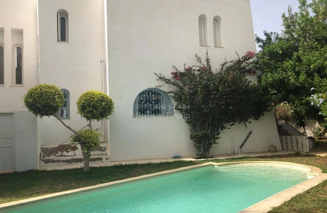 Villa with pool