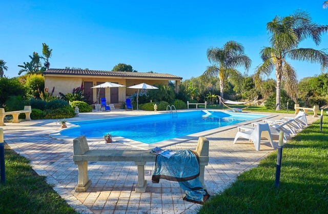 Villa with pool, views, A/C, garden