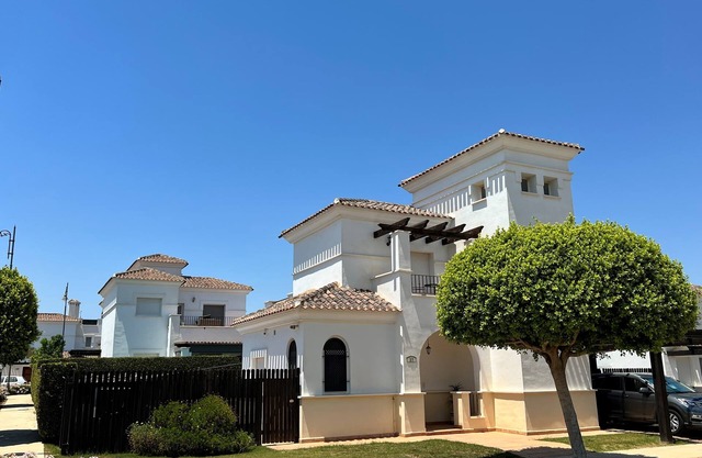 Villa with private pool & jacuzzi - CA27LT