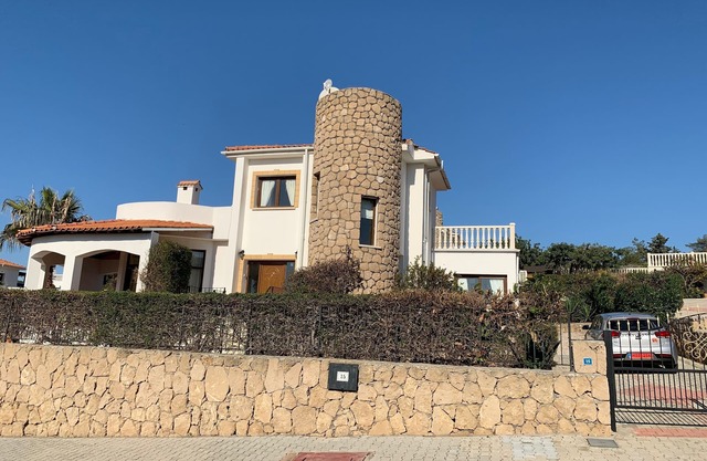 Villa with Private Pool and Sea Views