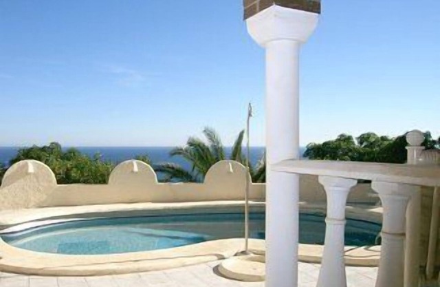 Villa with Private Pool,Stunning Sea Views,10 min walk to the beach air con Wifi