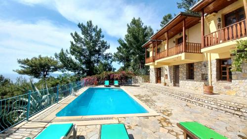 Villa with sea views in Faralya