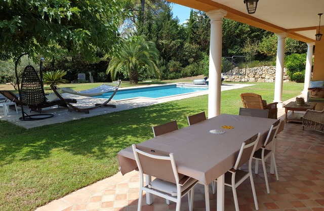Villa with swimming pool not overlooked in private secure domain in Mougins