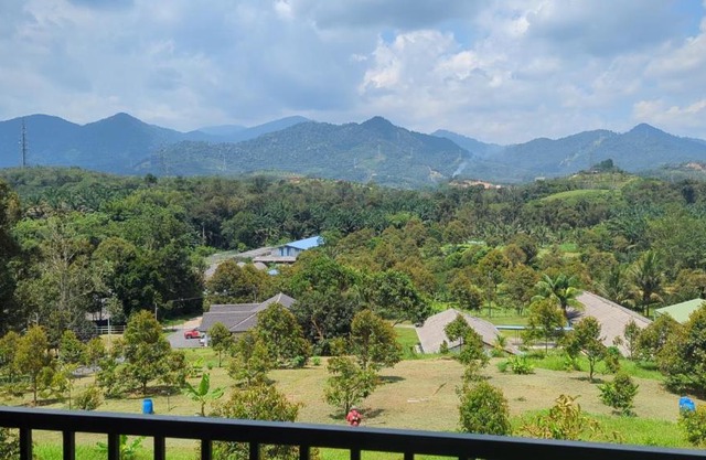 Villa with Titiwangsa Hill View