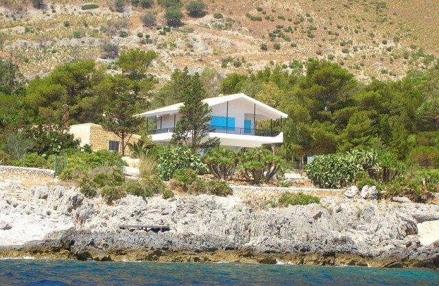 VILLA ZARBO DI MARE ON THE ROCKS GROUND FLOOR