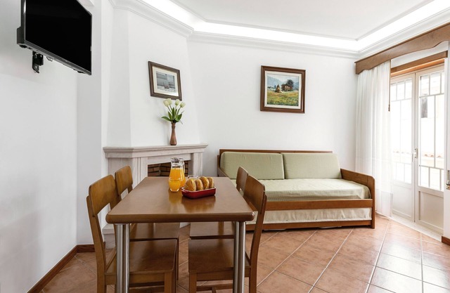 Village Beach House - 50 mt from Nazare Beach