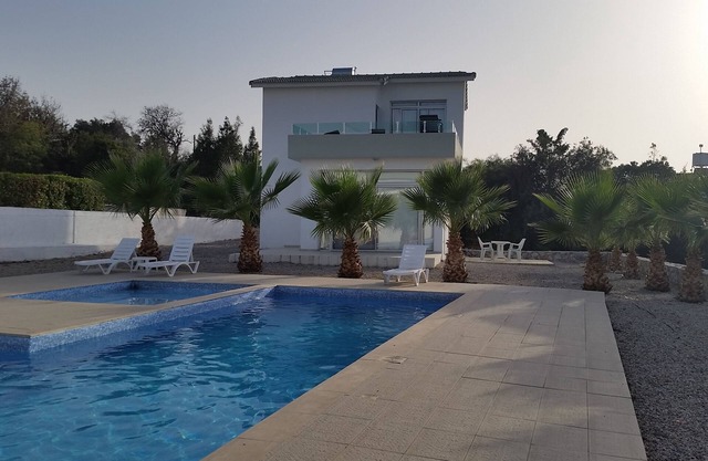 Village Location with stunning Sea/Pool views, 3 minutes walk from restaurants