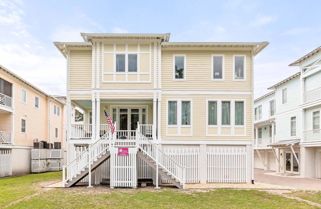 Village Place 6B | Townhome, Elevator, Game Room!