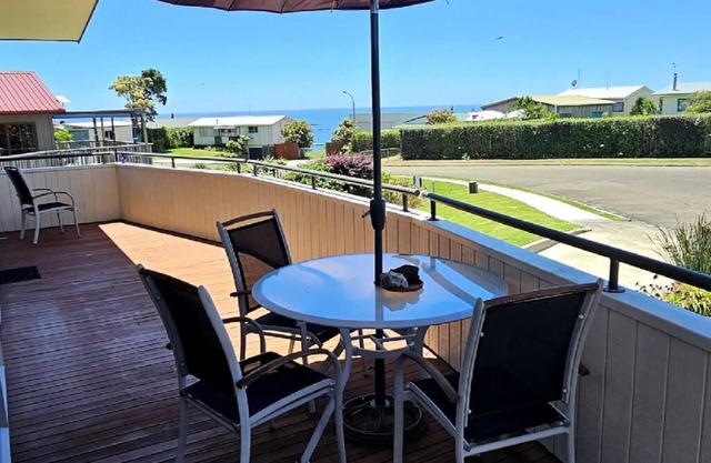 VIP boat trailer park at ramp included. large spacious house. free wifinnn