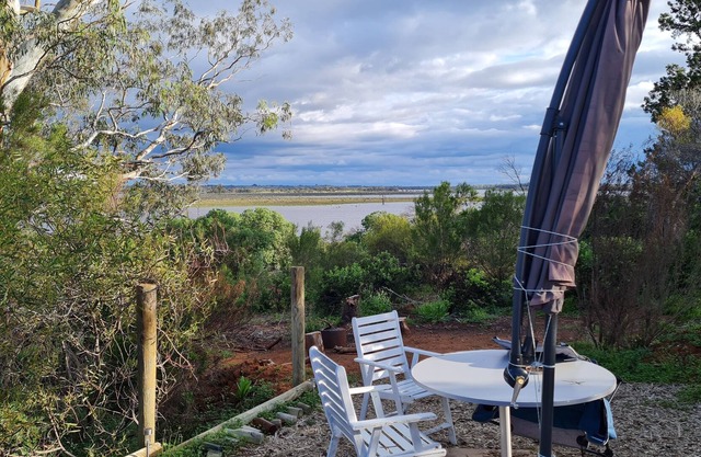 ***VIP glamping in the centre of the Riverland***